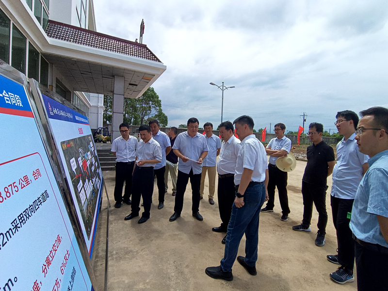 省鐵投公司副總經(jīng)理、蕪銅公路公司、皖江公司董事長劉允超一行到銅商高速項目調(diào)研指導(dǎo)工作1
